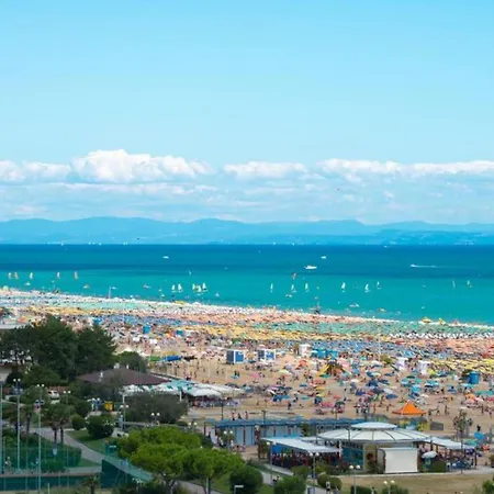 Appartamento Beachside Flat With Balcony
