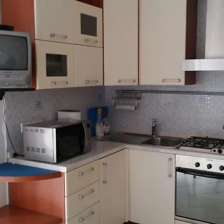 Beachside Flat With Balcony Апартаменты Бибионе